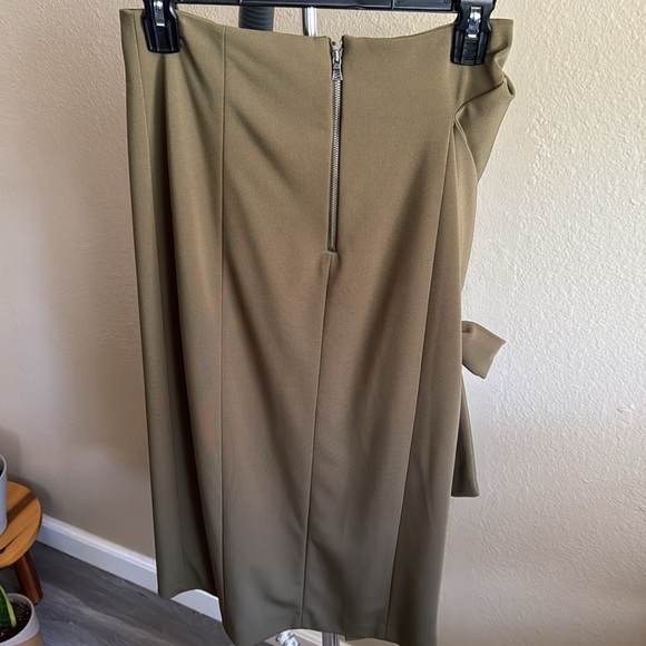 NWT Alice&olivia sz 8 green midi skirt with slit and tie - Picture 5 of 7